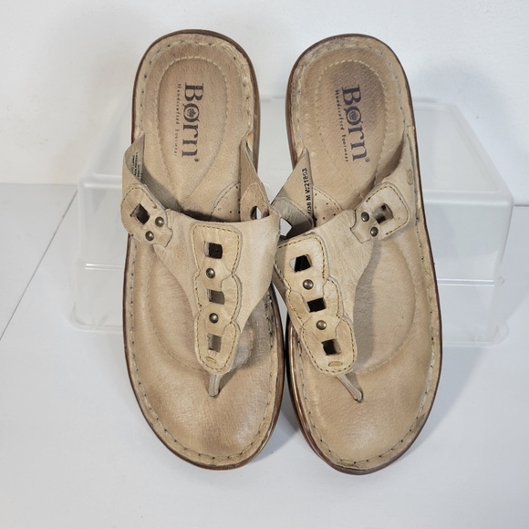 Born Shoes - Womans Born Brown Leather Thong Flip flop Style W21803 Light brown Size 7/38